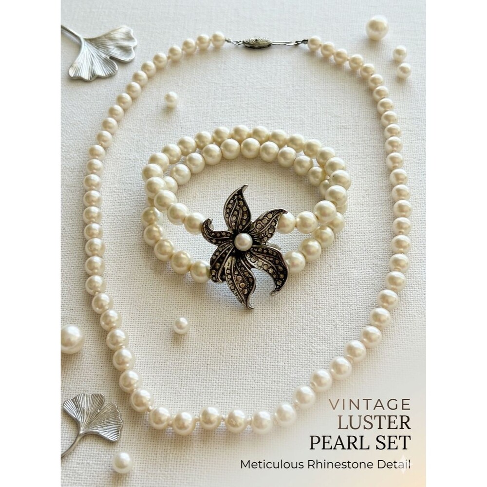Elegant vintage/retro 2-piece pearl jewelry set featuring a classic